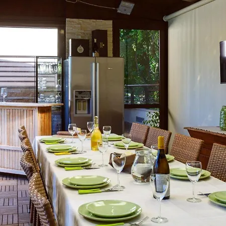 Alais 8, Emma Villa Rimini