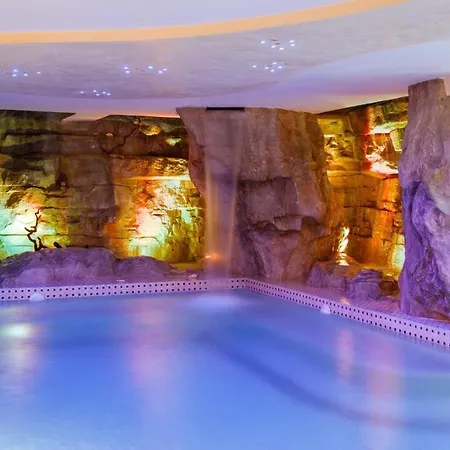 Alais 8, Emma Rimini