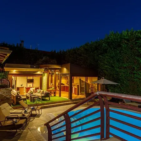 Alais 8, Emma Villa Rimini