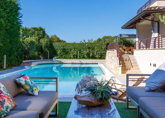 Alais 8, Emma * Rímini