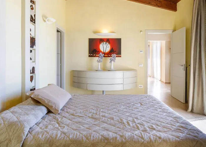 Alais 8, Emma Willa *