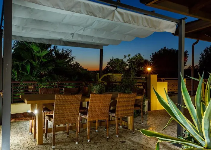 Alais 8, Emma * Rímini